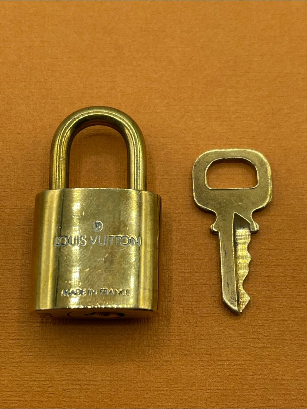 Louis Vuitton Lock and Key set #301 Gold Tone Cadena for Speedy Alma Bag LV🔐 - Picture 6 of 9
